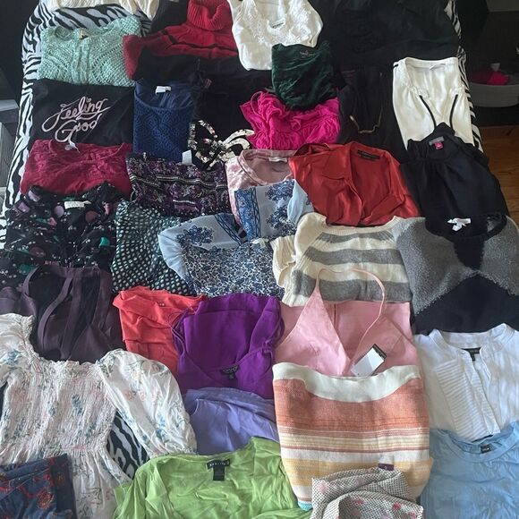 MEGA bundle women’s clothing tops sweaters camis blouses mystery reseller lot - Picture 3 of 17